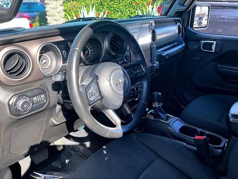 Used 2018 Jeep Wrangler Unlimited Sport S image 17
