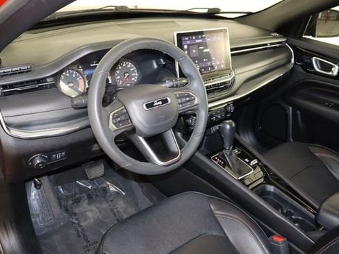 Used 2023 Jeep Compass Limited image 25