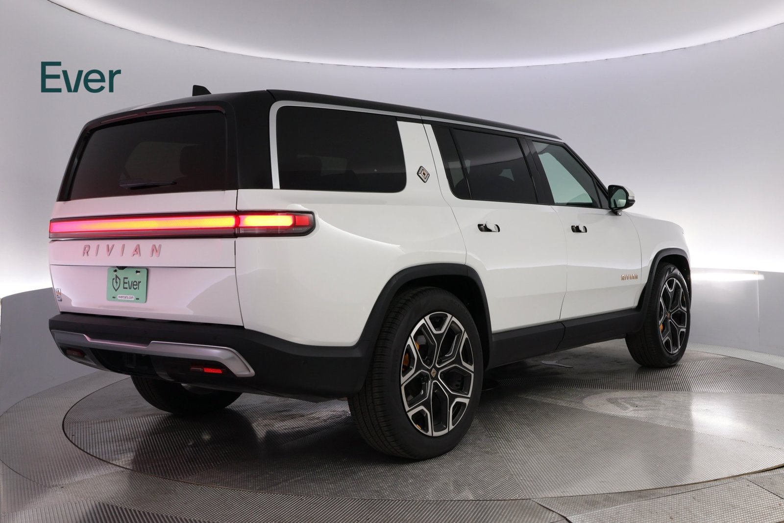 Used 2023 Rivian R1S Adventure Quad AWD/4WD image 3
