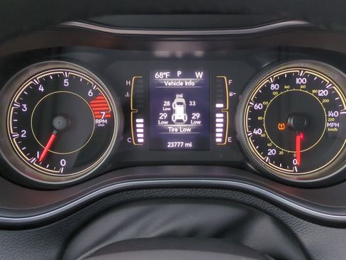 Used 2021 Jeep Cherokee Latitude Plus w/ Security Package image 13