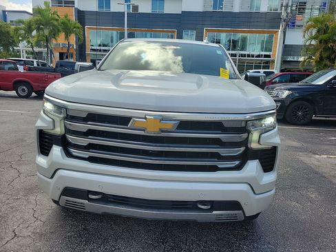Used 2023 Chevrolet Silverado 1500 High Country w/ Technology Package image 4