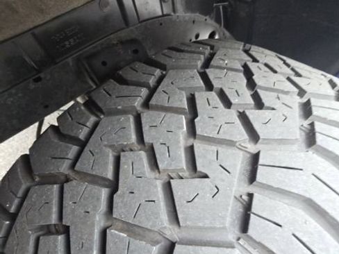 Used 2021 Nissan Titan SV w/ SV Convenience Package image 12