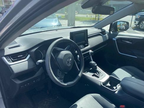 Used 2021 Toyota RAV4 XLE Premium FWD image 8