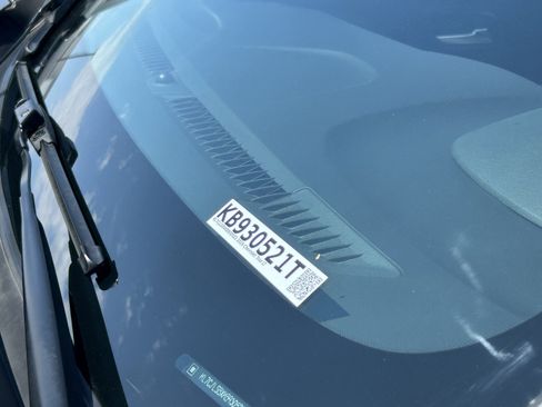 Used 2019 Chevrolet Trax LT w/ LT Convenience Package FWD image 21