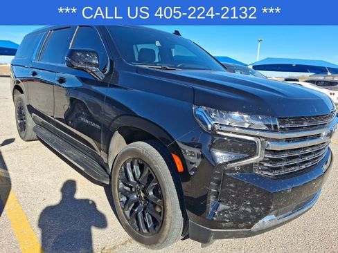 Used 2024 Chevrolet Suburban LT w/ LT Signature Package image 16