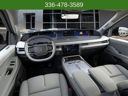 New 2026 Lincoln Navigator L Reserve AWD/4WD image 9