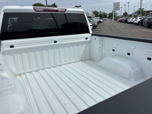 Used 2023 Chevrolet Silverado 1500 LT AWD/4WD image 32