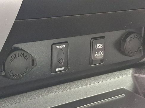 Used 2016 Toyota Tundra Limited w/ Limited Premium Package image 26