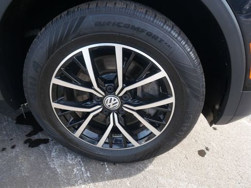 Used 2021 Volkswagen Tiguan SE w/ Panoramic Sunroof Package AWD/4WD image 33