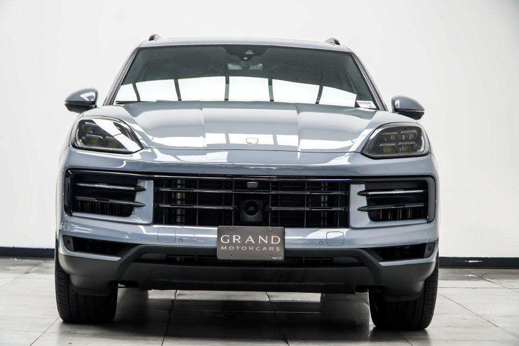 Used 2024 Porsche Cayenne AWD/4WD image 11