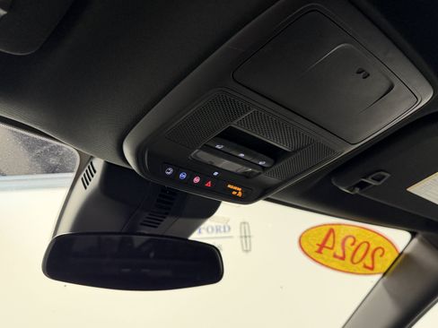 Used 2024 Chevrolet Traverse Z71 w/ LPO, Floor Liner Package AWD/4WD image 6