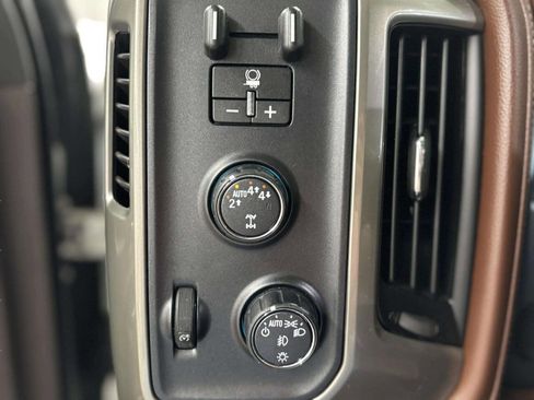 Used 2018 Chevrolet Silverado 1500 High Country image 28