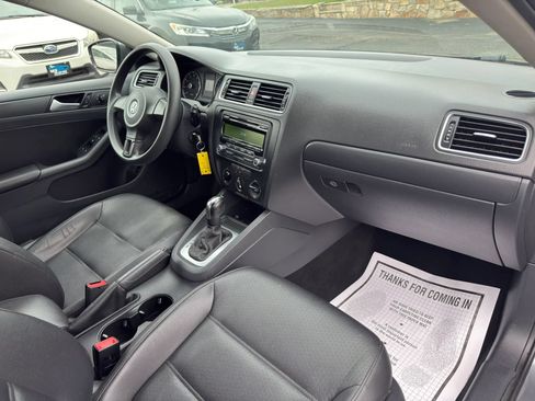 Used 2014 Volkswagen Jetta SE FWD image 23