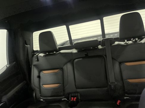 Used 2021 GMC Sierra 1500 AT4 w/ AT4 Premium Package image 11