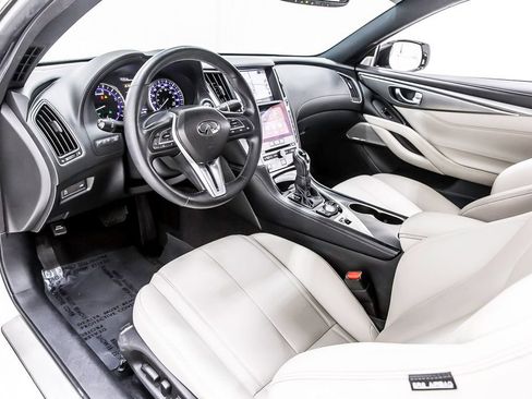 Used 2018 INFINITI Q60 3.0t Luxe w/ Sensory Package 3.0T Luxe RWD image 29