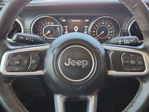 Used 2021 Jeep Gladiator Overland w/ Popular Equipment Package AWD/4WD image 25
