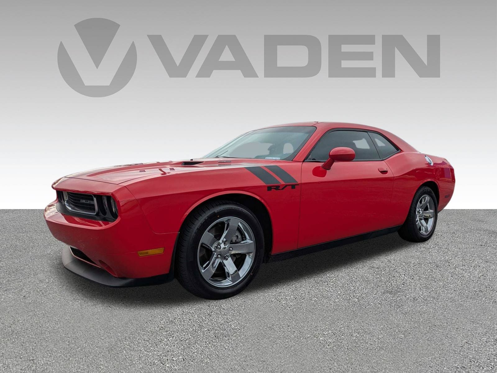 Used 2013 Dodge Challenger R/T RWD image 2