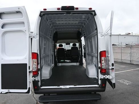 New 2026 RAM ProMaster 3500 w/ Cold Weather Group image 14