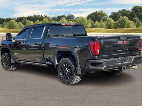 Used 2022 GMC Sierra 2500 Denali w/ Denali Black Diamond Edition image 11