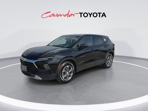 Used 2025 Chevrolet Blazer LT AWD/4WD image 4