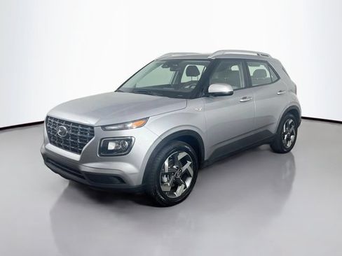 Used 2025 Hyundai Venue SEL FWD image 5