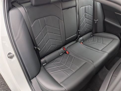 Used 2024 BMW 530i xDrive 530i xDrive w/ Convenience Package image 28