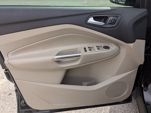 Used 2019 Ford Escape Titanium image 14