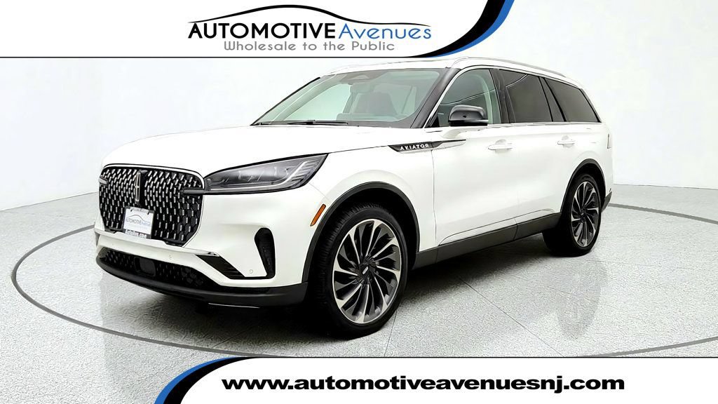 Used 2026 Lincoln Aviator Reserve AWD/4WD image 1