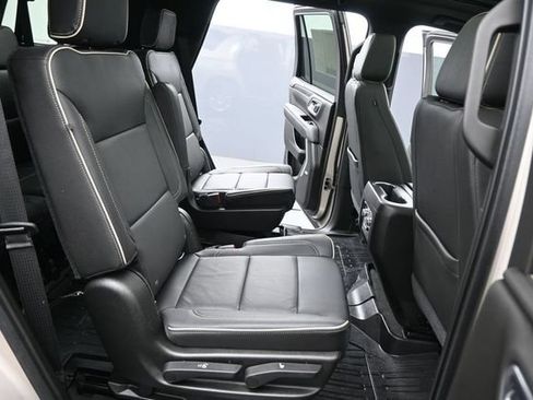 Used 2021 GMC Yukon SLT w/ SLT Luxury Plus Package RWD image 29