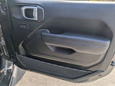 Used 2023 Jeep Gladiator Willys image 32