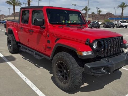 Used 2022 Jeep Gladiator Sport image 2