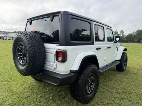 Used 2021 Jeep Wrangler Unlimited Sahara AWD/4WD image 5