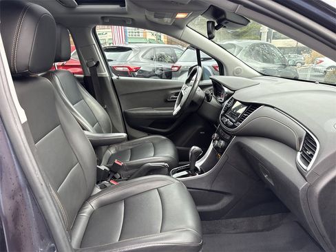 Used 2018 Chevrolet Trax Premier image 39