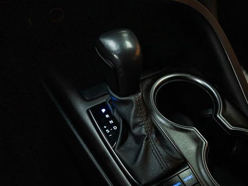 Used 2024 Toyota Camry SE image 21