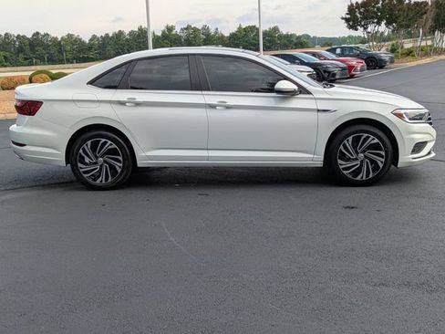 Used 2020 Volkswagen Jetta SEL Premium FWD image 3
