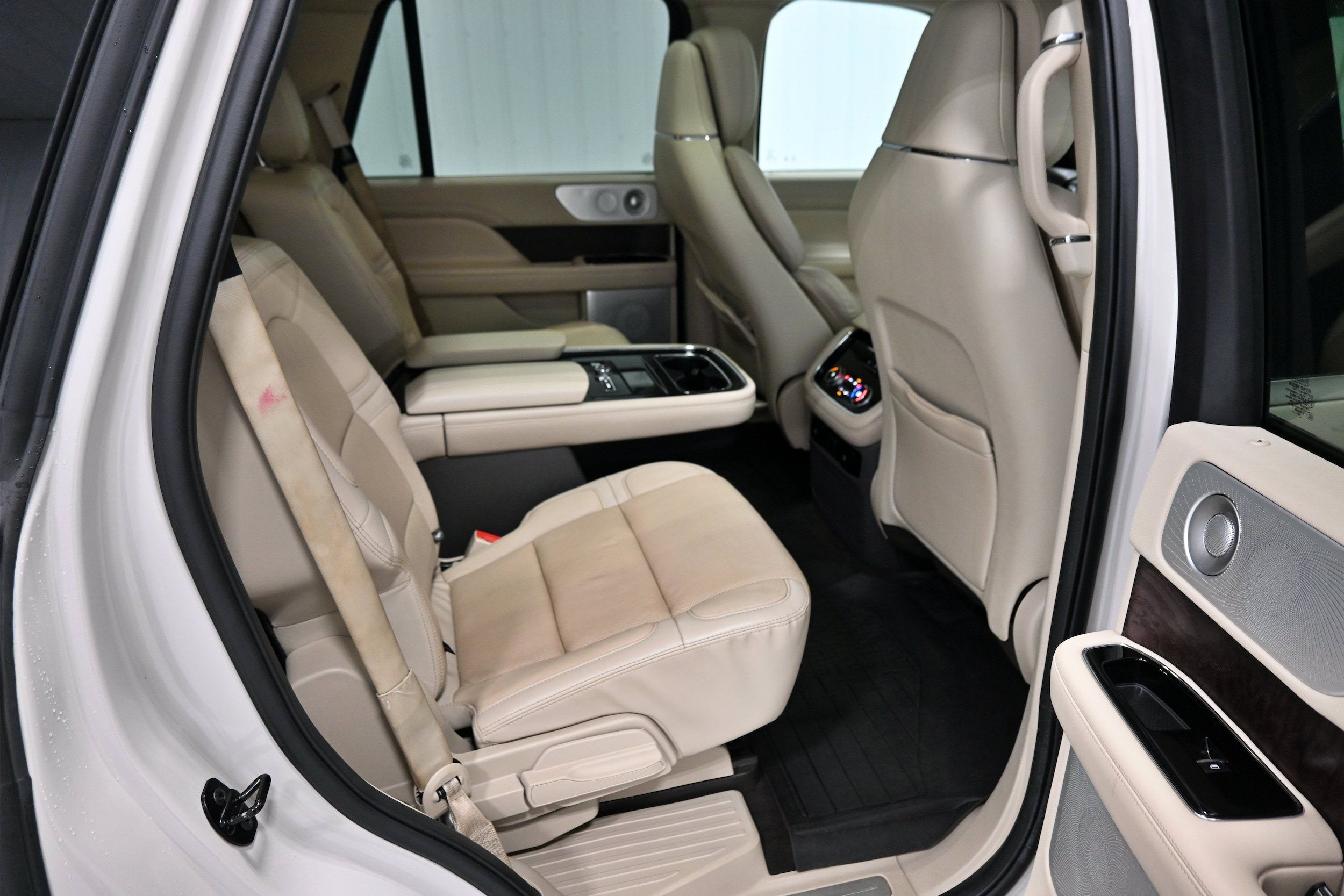 Used 2020 Lincoln Navigator Reserve w/ Luxury Package AWD/4WD image 28