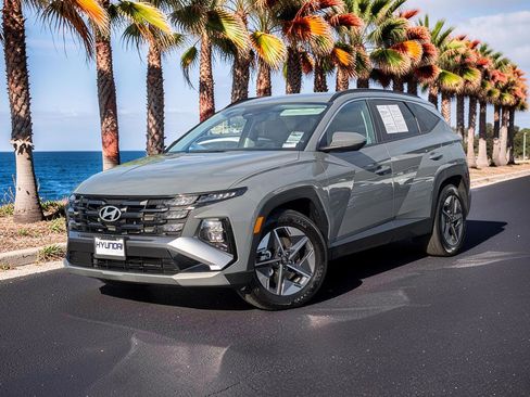Used 2026 Hyundai Tucson SEL FWD image 2