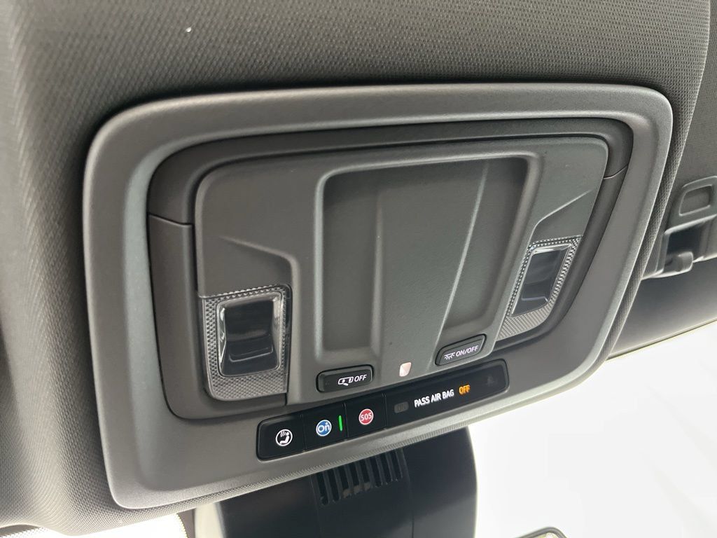 Used 2024 Chevrolet Silverado 1500 LT AWD/4WD image 14