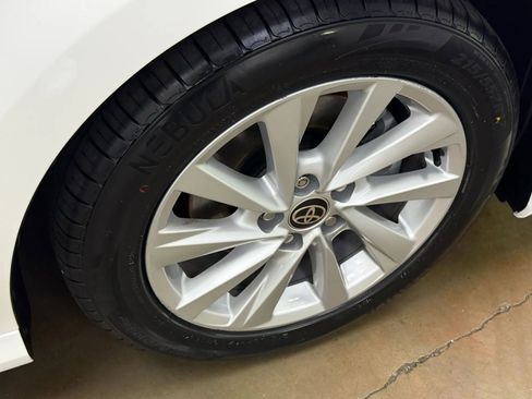 Used 2022 Toyota Camry LE image 23