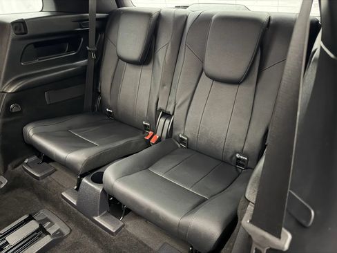 Used 2021 Mercedes-Benz GLB 250 4MATIC w/ Premium Package image 37