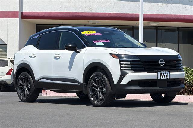 New 2026 Nissan Kicks SR AWD/4WD image 2