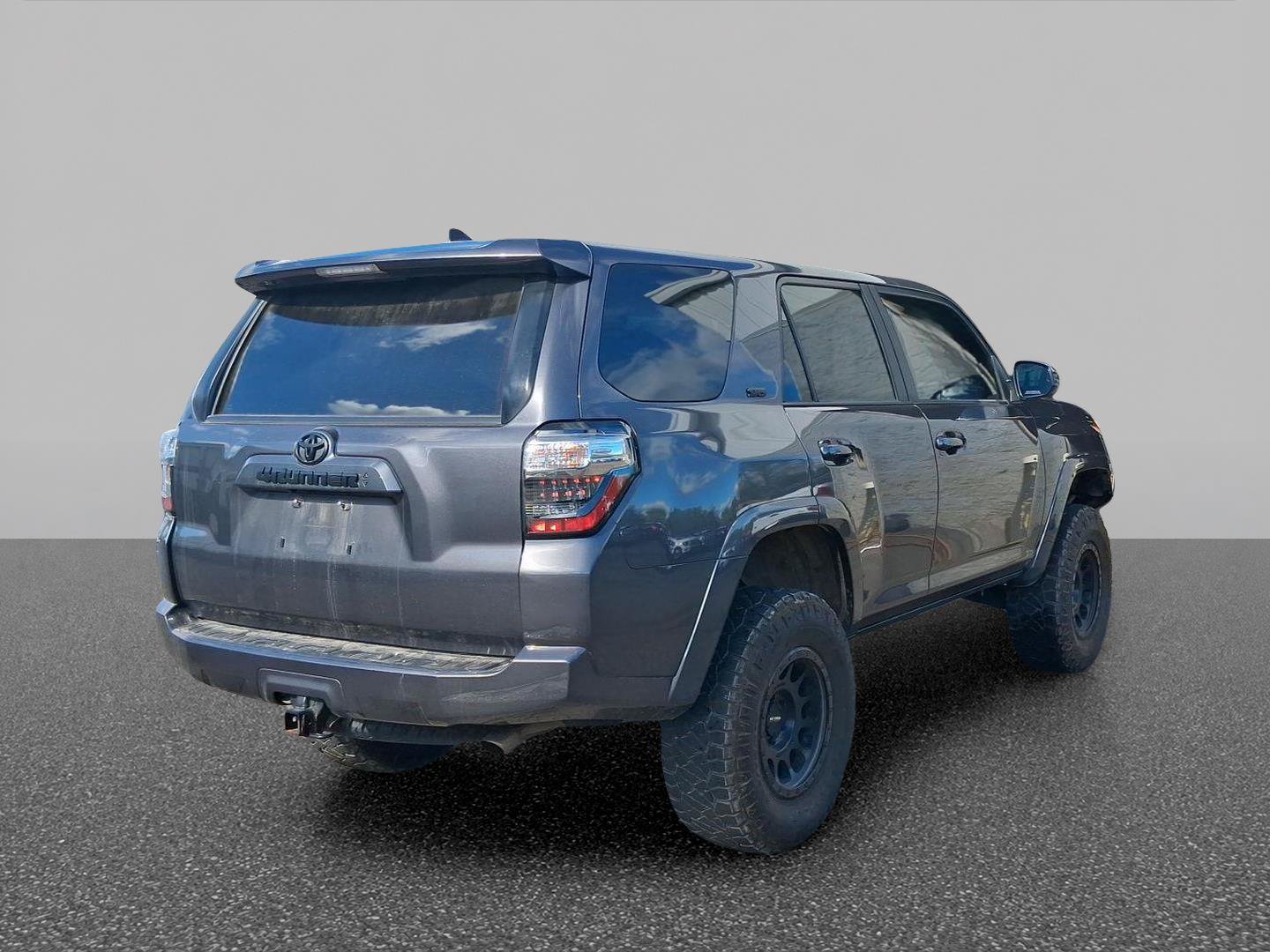 Used 2023 Toyota 4Runner SR5 Premium AWD/4WD image 4