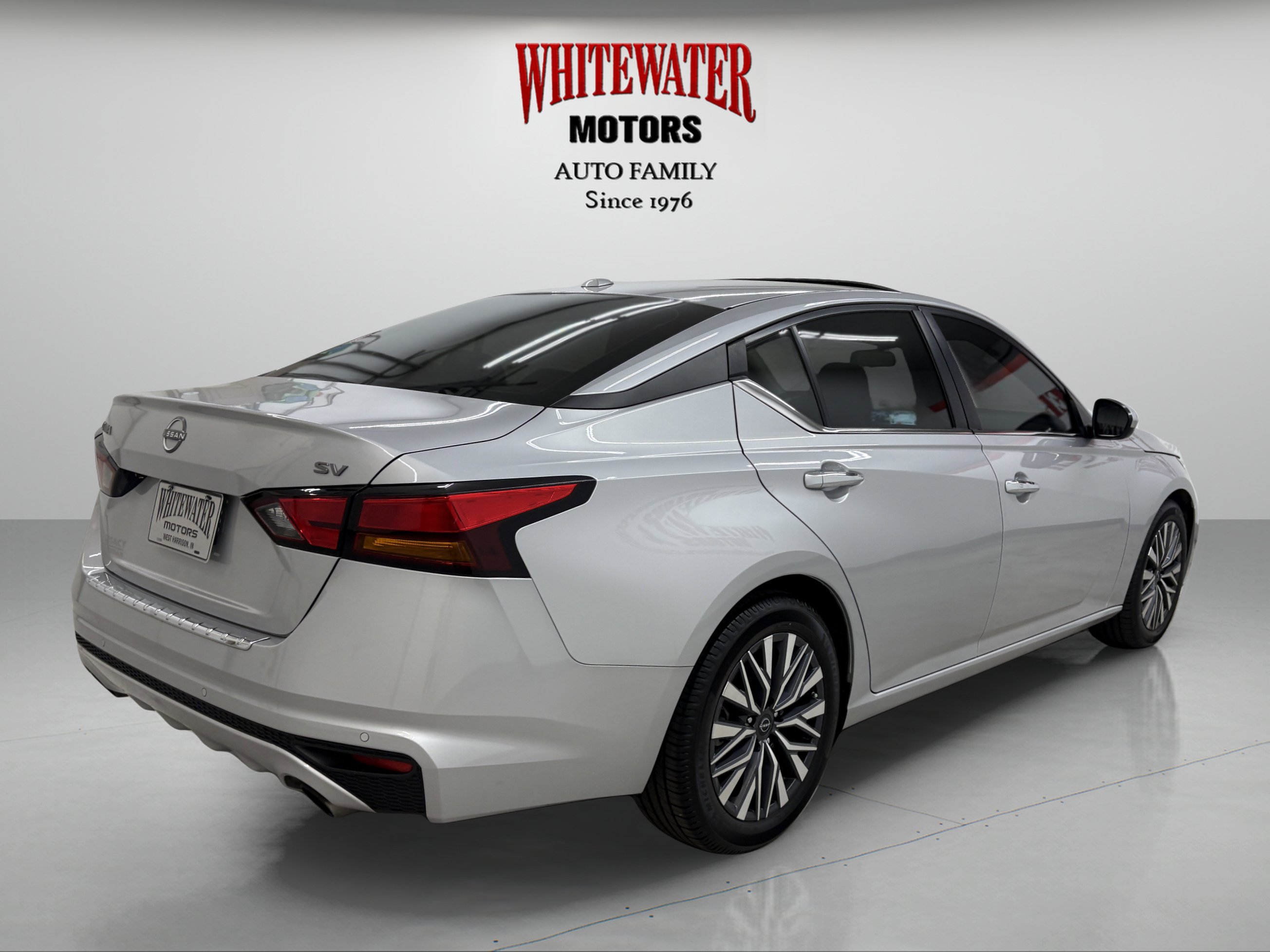 Used 2023 Nissan Altima 2.5 SV w/ SV Premium Package FWD image 4