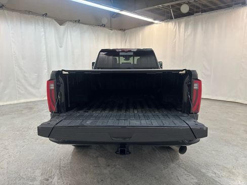 Used 2025 GMC Sierra 2500 Denali Ultimate w/ Max Trailering Package image 5