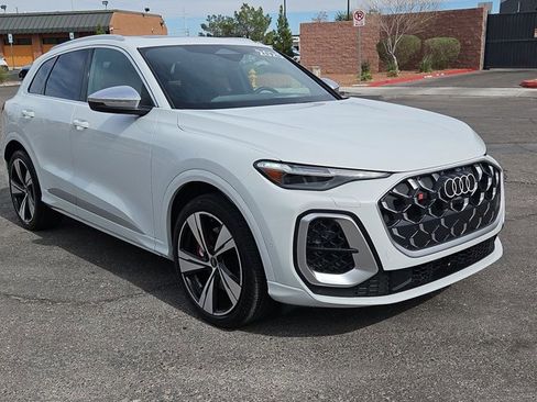 Used 2025 Audi SQ5 Premium Plus image 3