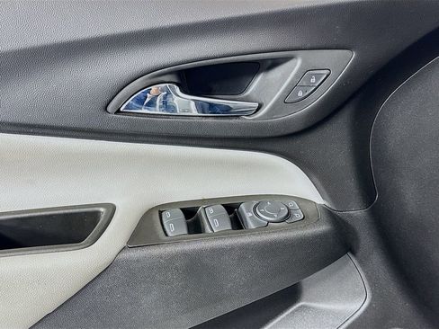 Used 2022 Chevrolet Equinox LT image 15