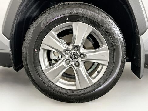 Used 2025 Toyota RAV4 XLE w/ Convenience Package FWD image 11