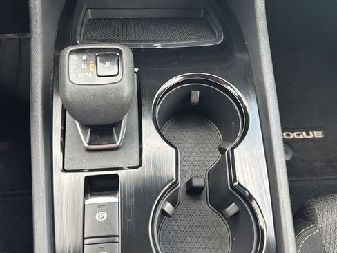 Used 2025 Nissan Rogue SV AWD/4WD image 27