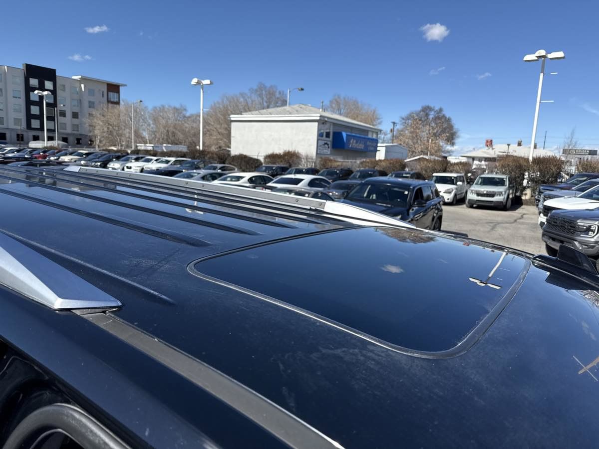 Used 2019 Cadillac Escalade ESV Premium Luxury AWD/4WD image 28