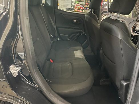 Used 2017 Jeep Renegade Altitude AWD/4WD image 17